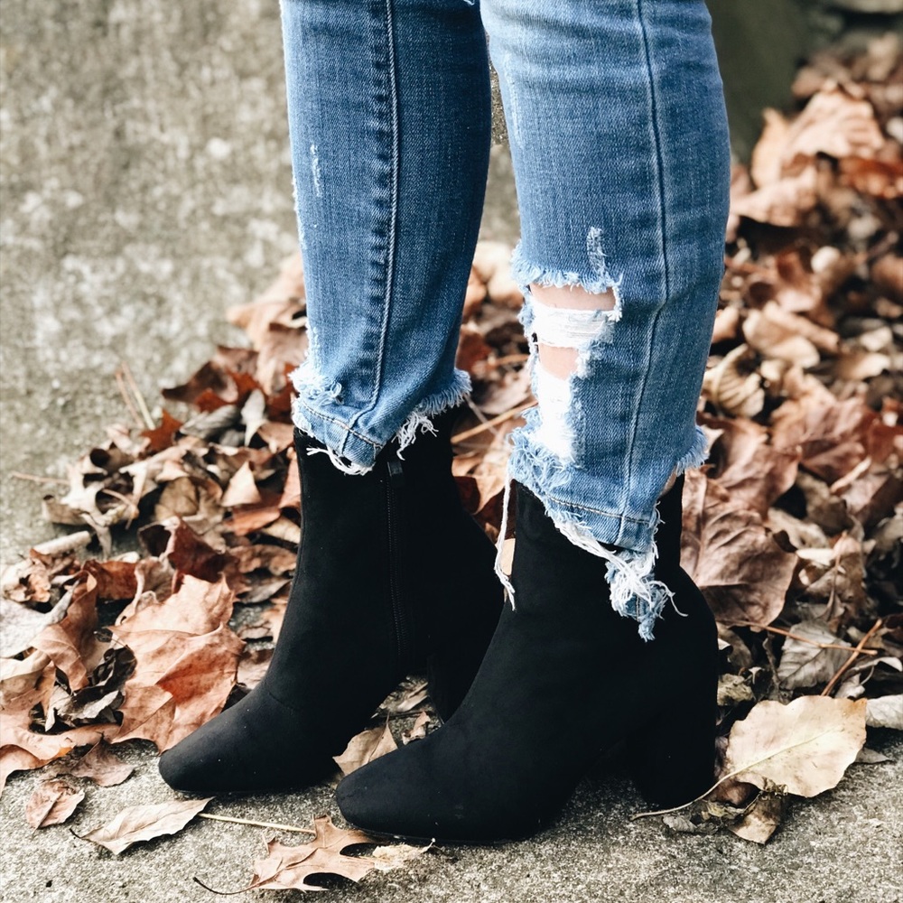 EMERSON BOOTIES ✭ ONE LEFT ✭ - Picture 2 of 3